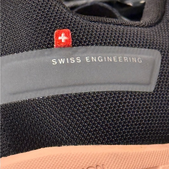 On Running On Cloudflow
Women's Running Training Shoes
Size 10.5 M, Rock Rose - Picture 12 of 12